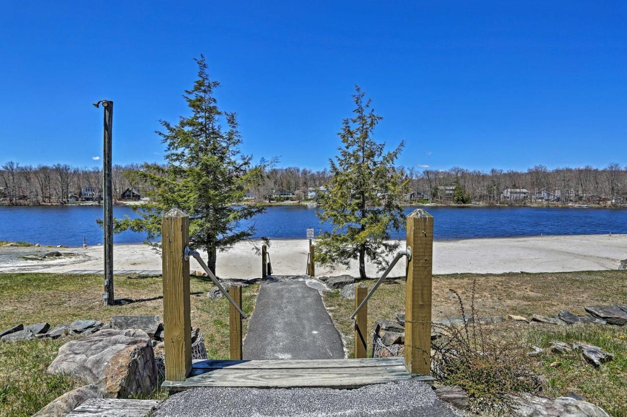 Tobyhanna Home With Hot Tub And Fire Pit Walk To Lake Eksteriør bilde